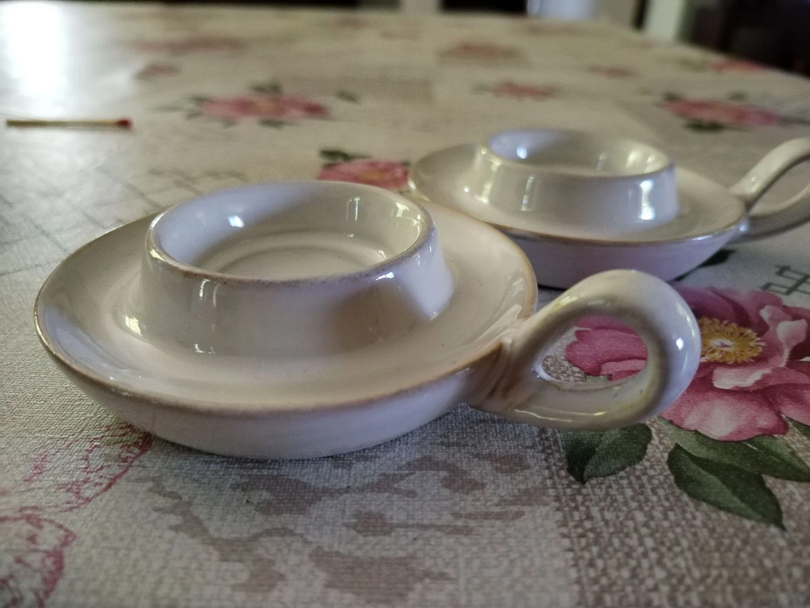 set van 2 mooie handgemaakte emaille keramische theelichtkaarsenhouders. – photo 3